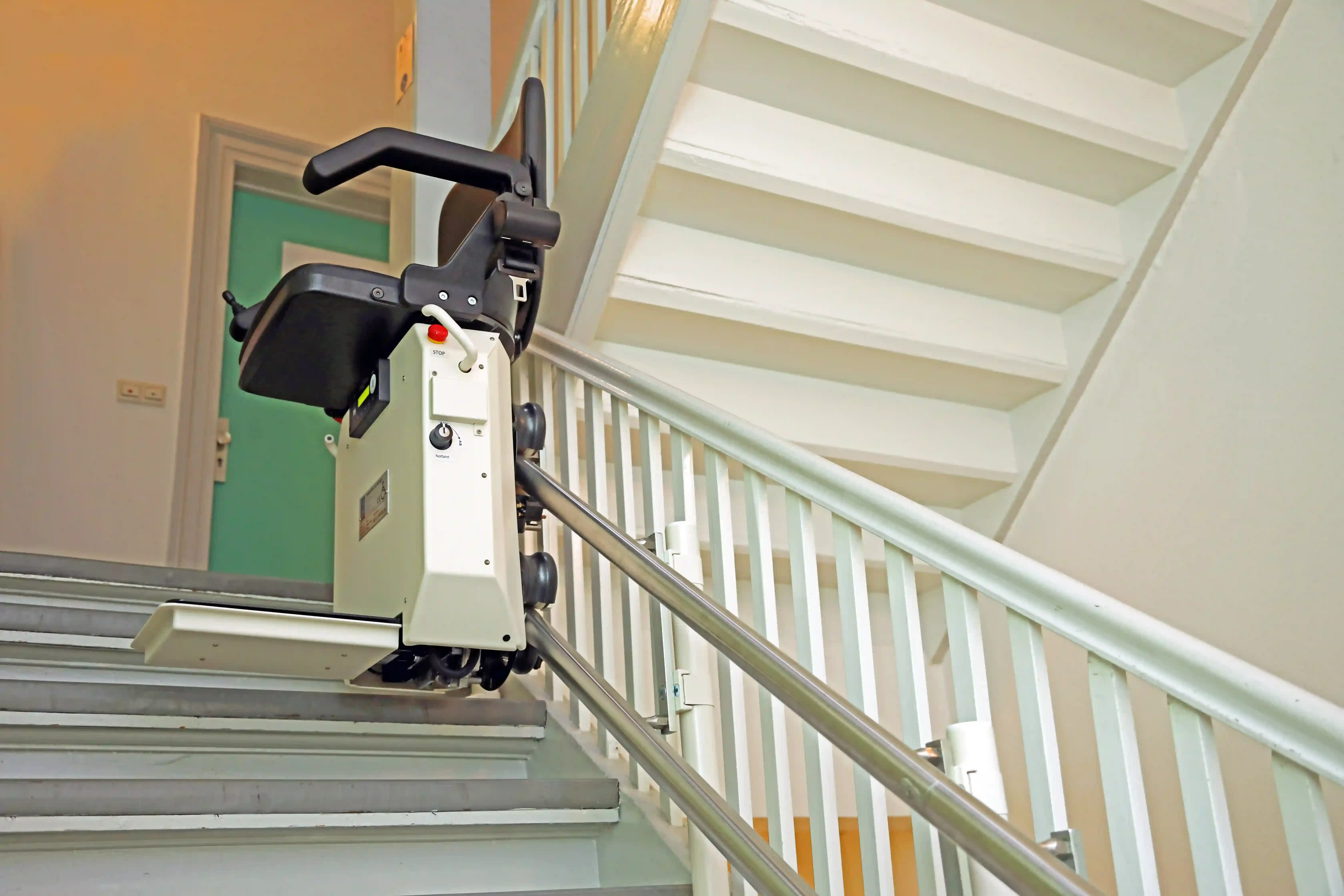 Image installateur monte escalier 5 monte escalier 02